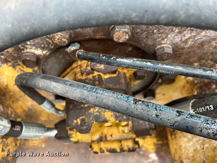 image for item MM9281 1995 Caterpillar CP563C  single drum vibratory roller