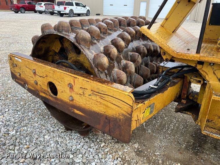 image for item MM9281 1995 Caterpillar CP563C  single drum vibratory roller