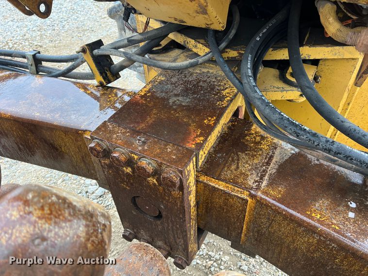 image for item MM9281 1995 Caterpillar CP563C  single drum vibratory roller