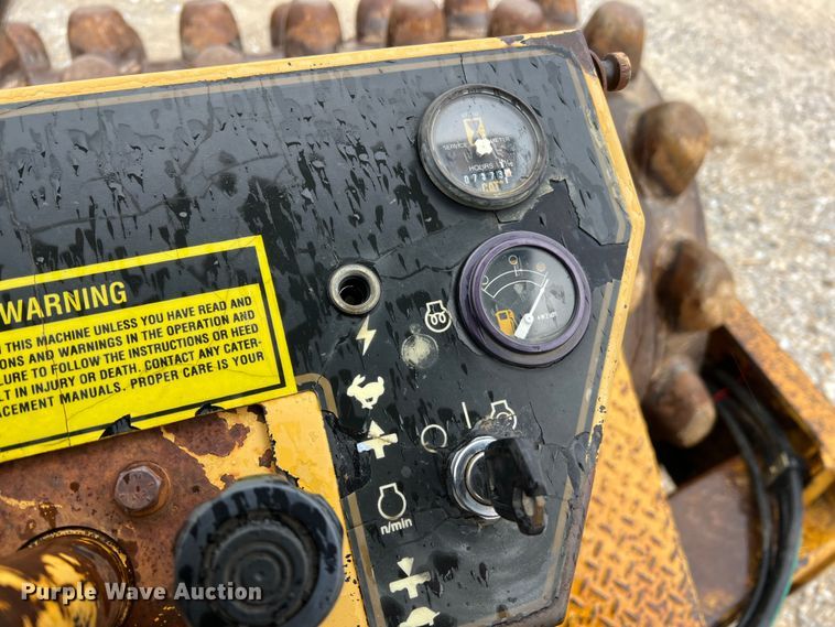 image for item MM9281 1995 Caterpillar CP563C  single drum vibratory roller