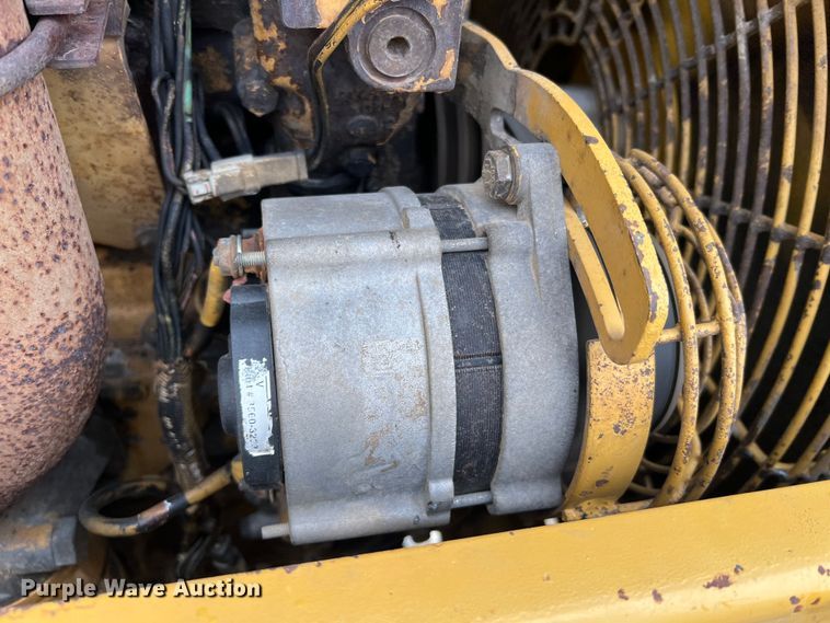 image for item MM9281 1995 Caterpillar CP563C  single drum vibratory roller