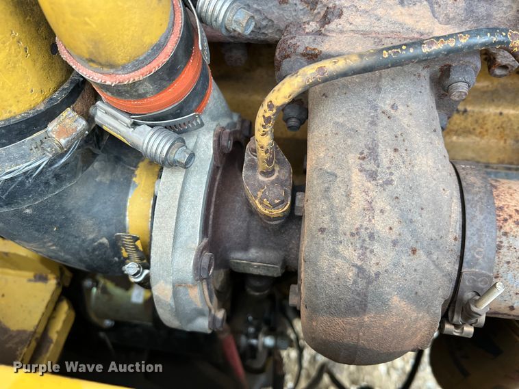 image for item MM9281 1995 Caterpillar CP563C  single drum vibratory roller