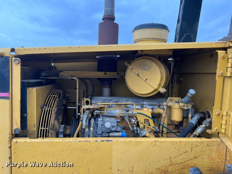 image for item MM9281 1995 Caterpillar CP563C  single drum vibratory roller