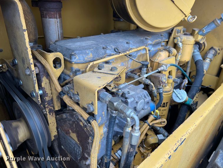 image for item MM9281 1995 Caterpillar CP563C  single drum vibratory roller