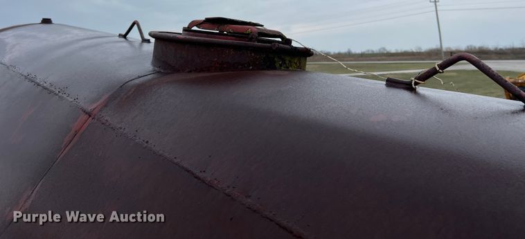 image for item MM9282 Tank trailer