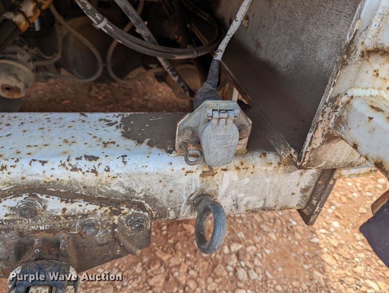 image for item MN9833 2012 International WorkStar 7400  digger derrick truck