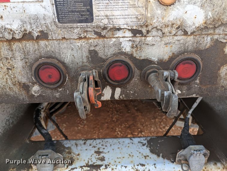 image for item MN9833 2012 International WorkStar 7400  digger derrick truck