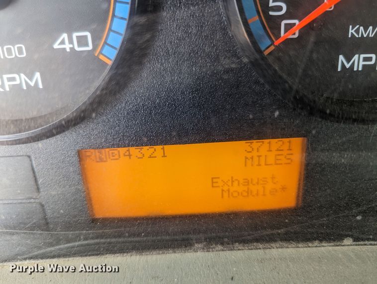 image for item MN9833 2012 International WorkStar 7400  digger derrick truck