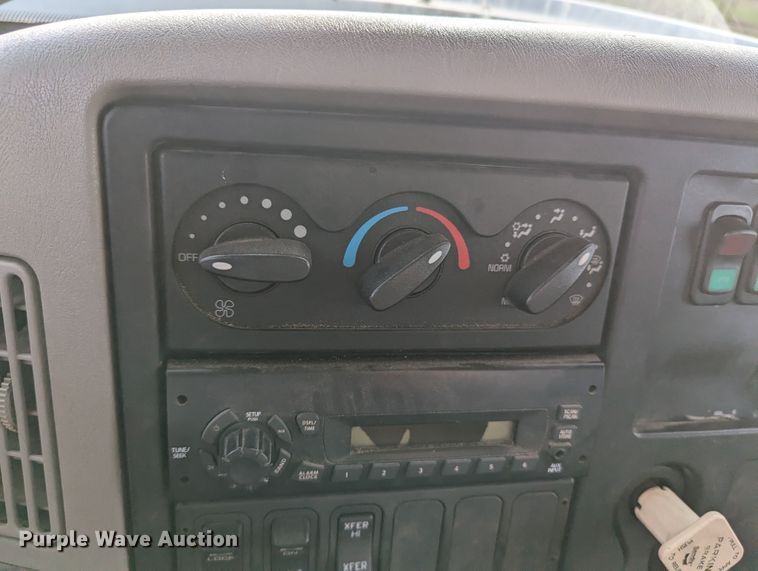 image for item MN9833 2012 International WorkStar 7400  digger derrick truck