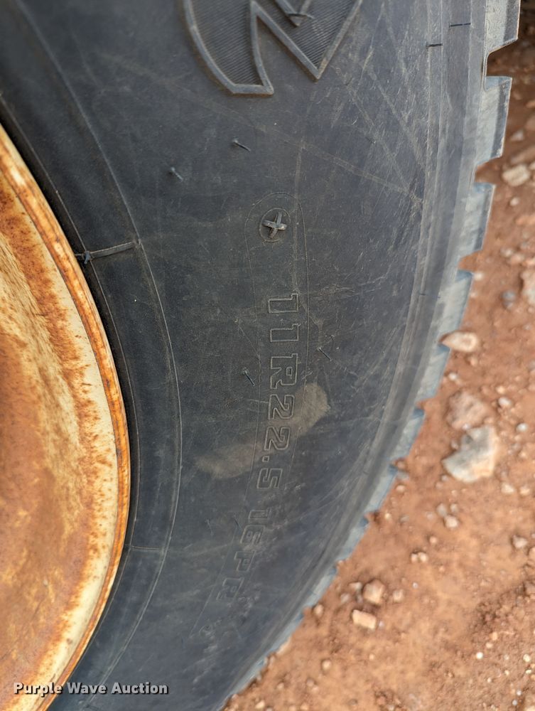 image for item MN9833 2012 International WorkStar 7400  digger derrick truck