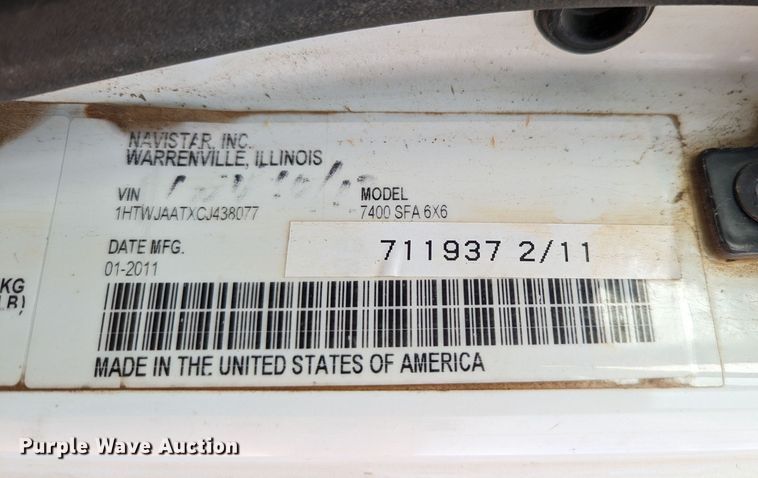 image for item MN9833 2012 International WorkStar 7400  digger derrick truck