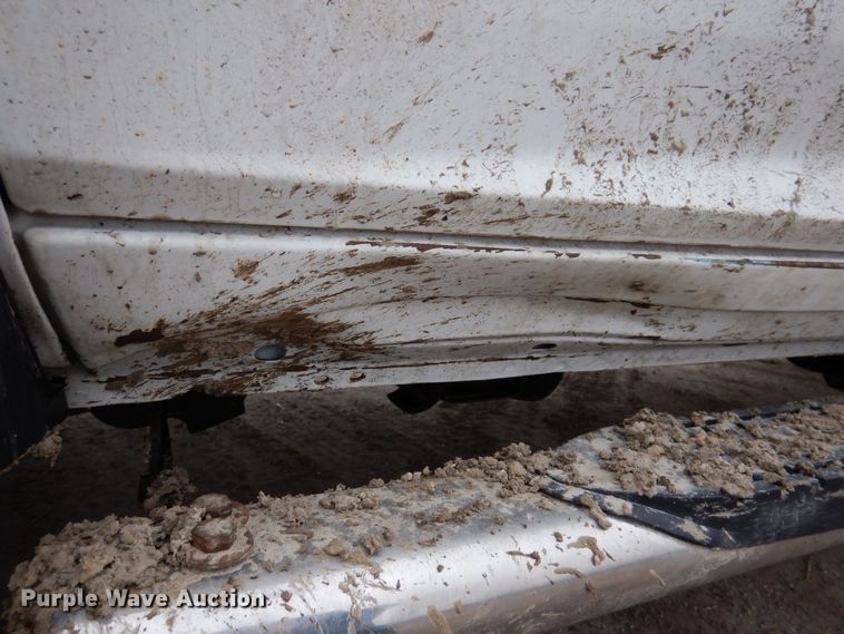 image for item MO9544 2017 Dodge Ram 5500HD  Crew Cab flatbed truck