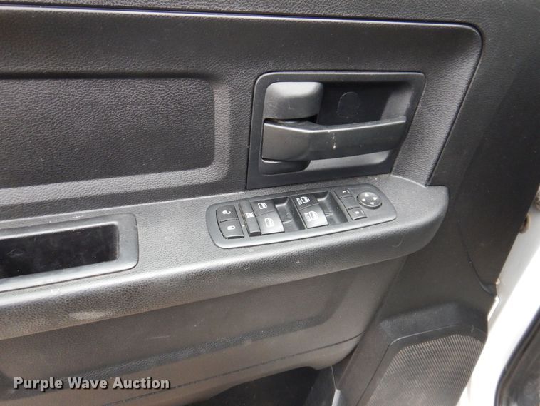 image for item MO9544 2017 Dodge Ram 5500HD  Crew Cab flatbed truck