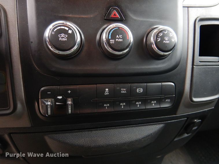 image for item MO9544 2017 Dodge Ram 5500HD  Crew Cab flatbed truck