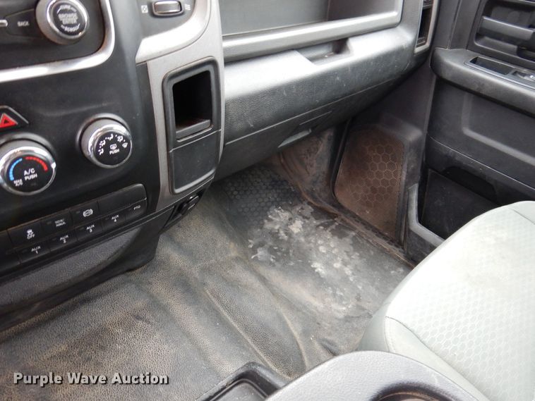 image for item MO9544 2017 Dodge Ram 5500HD  Crew Cab flatbed truck