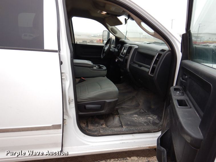 image for item MO9544 2017 Dodge Ram 5500HD  Crew Cab flatbed truck