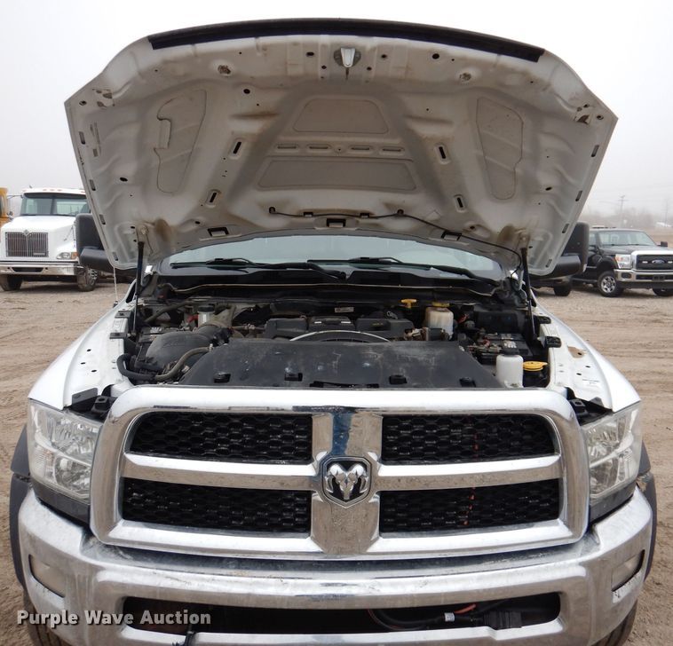 image for item MO9544 2017 Dodge Ram 5500HD  Crew Cab flatbed truck