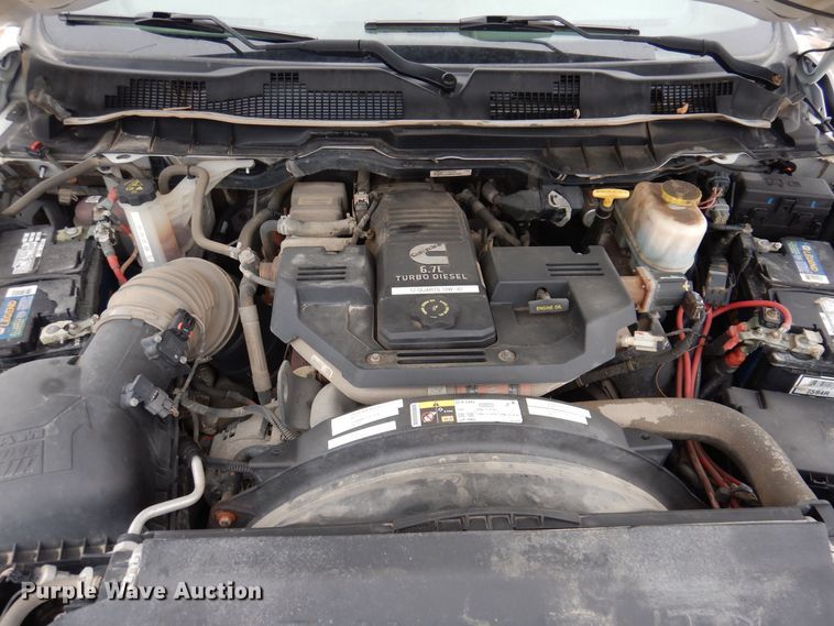 image for item MO9544 2017 Dodge Ram 5500HD  Crew Cab flatbed truck