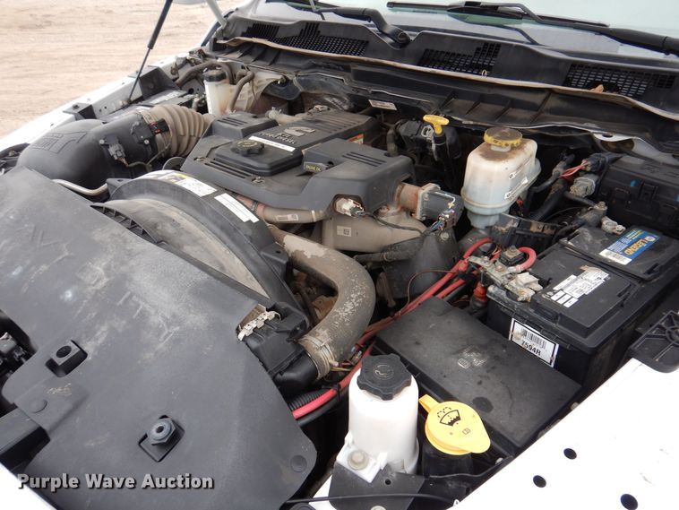 image for item MO9544 2017 Dodge Ram 5500HD  Crew Cab flatbed truck