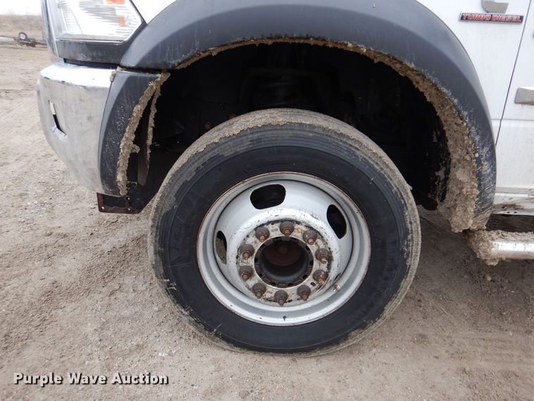 image for item MO9544 2017 Dodge Ram 5500HD  Crew Cab flatbed truck