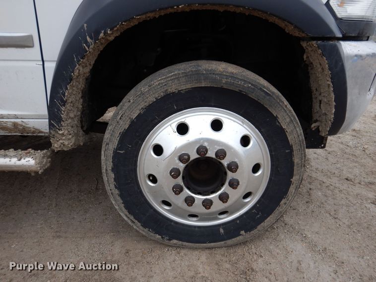 image for item MO9544 2017 Dodge Ram 5500HD  Crew Cab flatbed truck