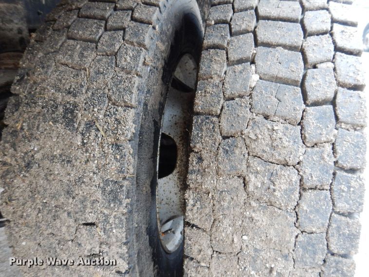 image for item MO9544 2017 Dodge Ram 5500HD  Crew Cab flatbed truck