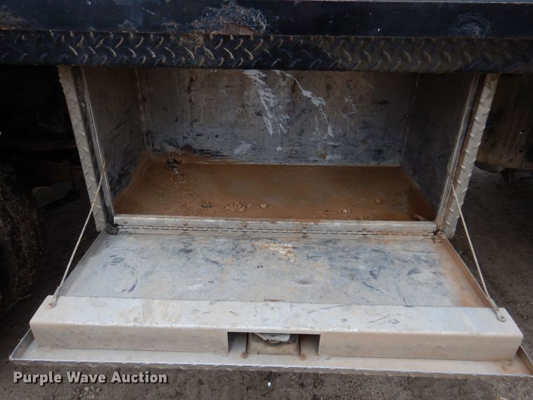 image for item MO9545 2014 Dodge Ram 5500HD  Crew Cab flatbed truck