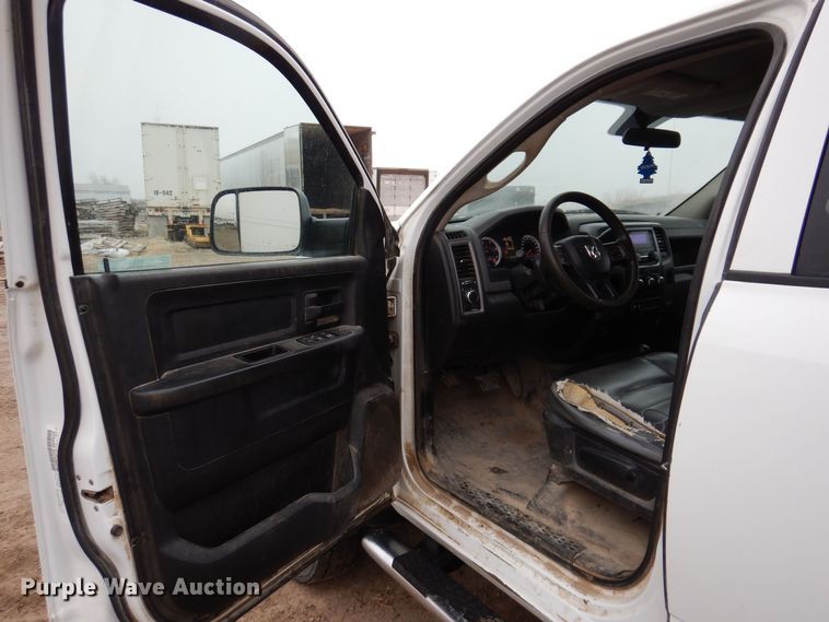 image for item MO9545 2014 Dodge Ram 5500HD  Crew Cab flatbed truck