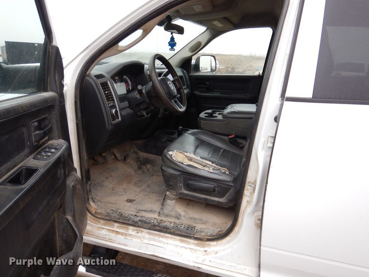 image for item MO9545 2014 Dodge Ram 5500HD  Crew Cab flatbed truck