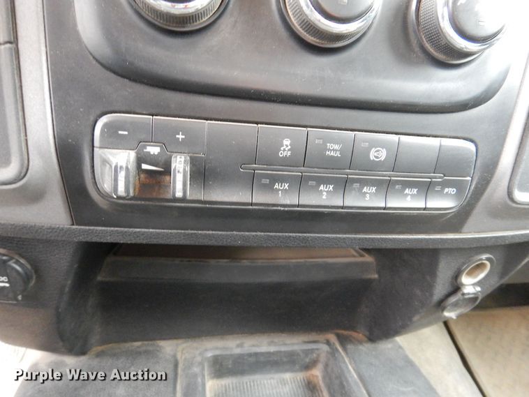 image for item MO9545 2014 Dodge Ram 5500HD  Crew Cab flatbed truck