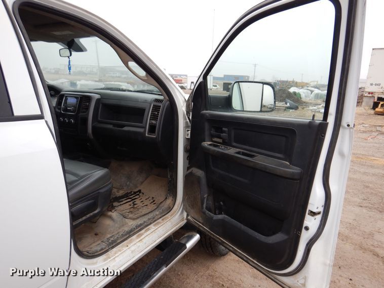 image for item MO9545 2014 Dodge Ram 5500HD  Crew Cab flatbed truck