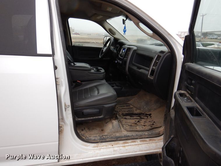 image for item MO9545 2014 Dodge Ram 5500HD  Crew Cab flatbed truck