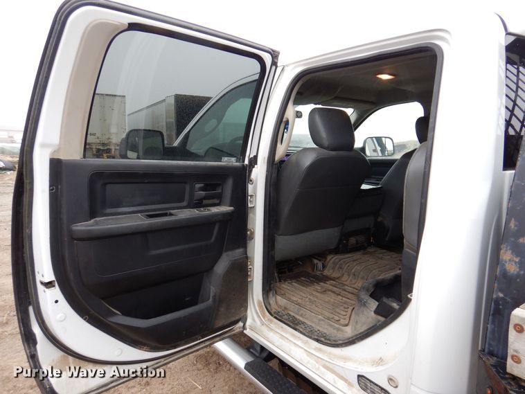 image for item MO9545 2014 Dodge Ram 5500HD  Crew Cab flatbed truck