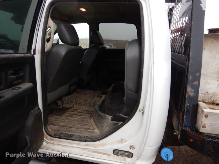 image for item MO9545 2014 Dodge Ram 5500HD  Crew Cab flatbed truck