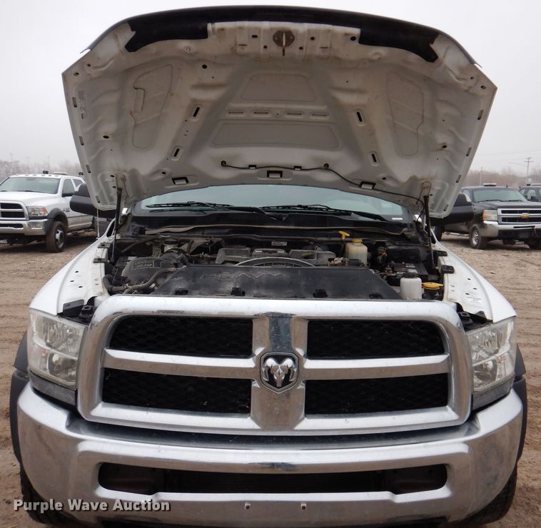 image for item MO9545 2014 Dodge Ram 5500HD  Crew Cab flatbed truck