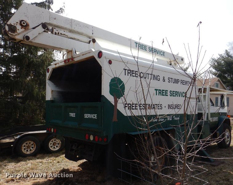 image for item MO9564 1982 GMC 7000  bucket truck