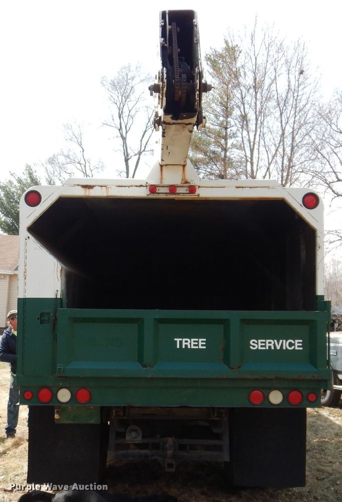 image for item MO9564 1982 GMC 7000  bucket truck