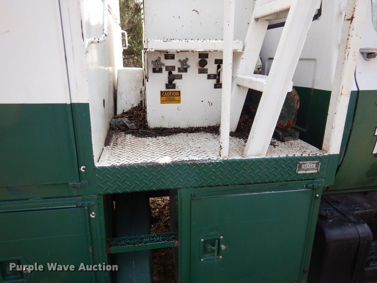 image for item MO9564 1982 GMC 7000  bucket truck