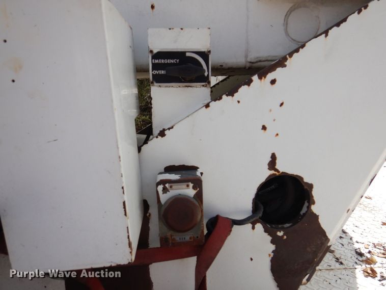 image for item MO9564 1982 GMC 7000  bucket truck