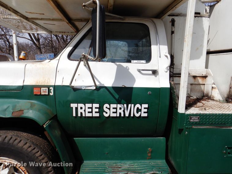 image for item MO9564 1982 GMC 7000  bucket truck