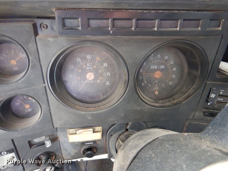 image for item MO9564 1982 GMC 7000  bucket truck