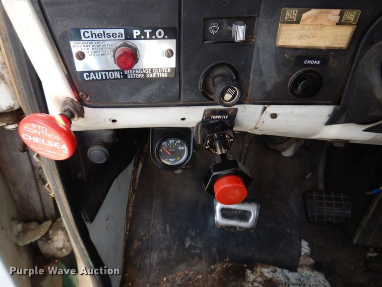 image for item MO9564 1982 GMC 7000  bucket truck