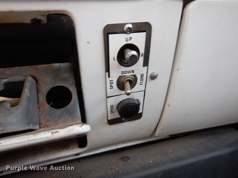 image for item MO9564 1982 GMC 7000  bucket truck