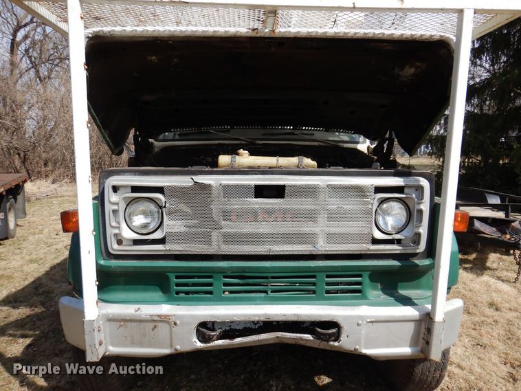 image for item MO9564 1982 GMC 7000  bucket truck