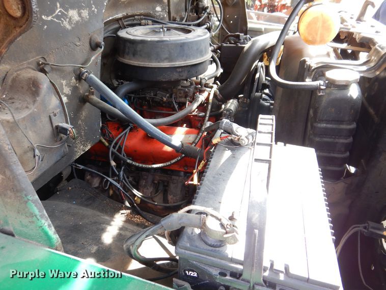 image for item MO9564 1982 GMC 7000  bucket truck