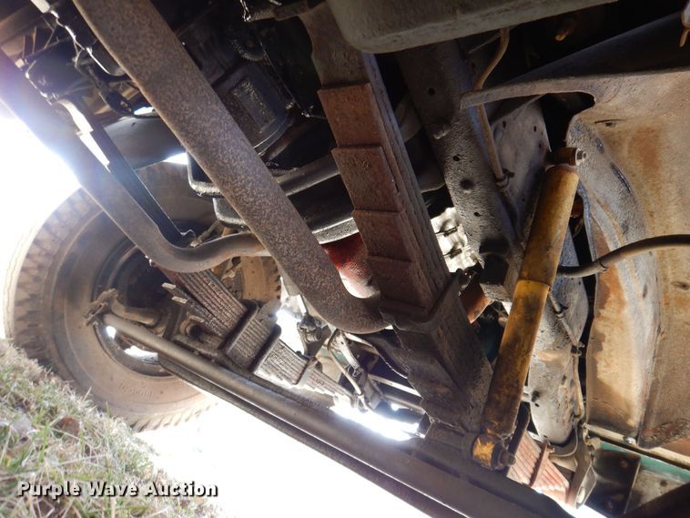 image for item MO9564 1982 GMC 7000  bucket truck