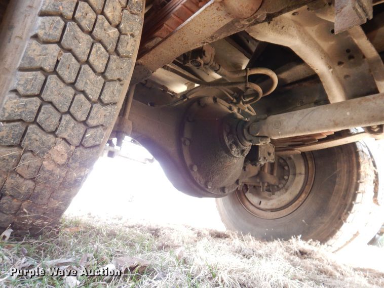 image for item MO9564 1982 GMC 7000  bucket truck