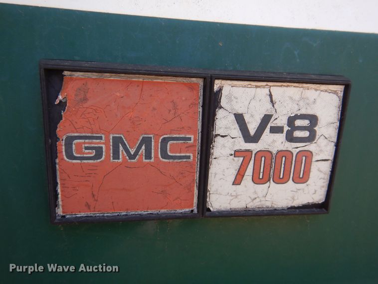image for item MO9564 1982 GMC 7000  bucket truck
