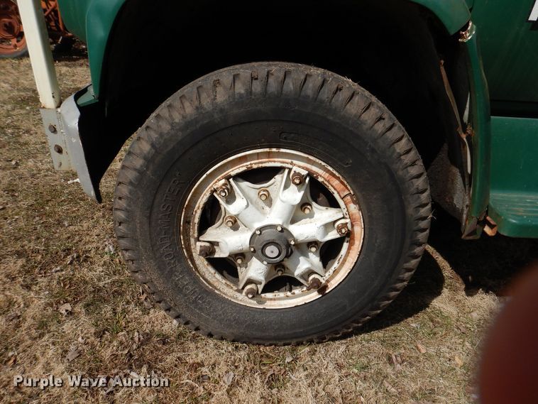 image for item MO9564 1982 GMC 7000  bucket truck