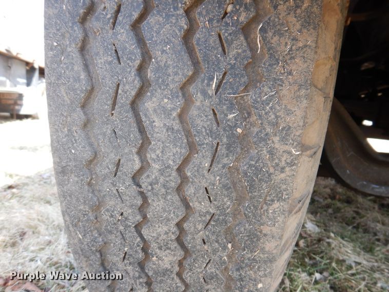 image for item MO9564 1982 GMC 7000  bucket truck